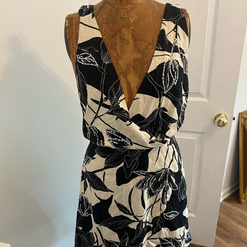 Gorgeous Black & White Abercrombie Summer dress Size L T